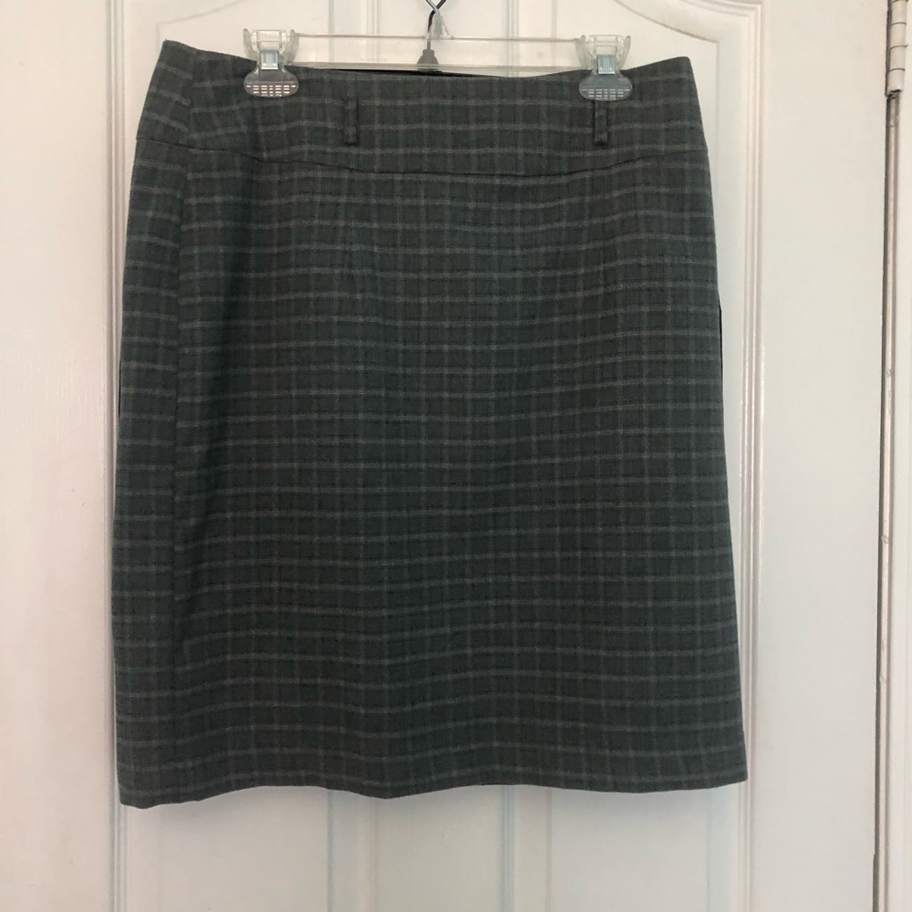 EUC Covington gray and light gray skirt 12 petite